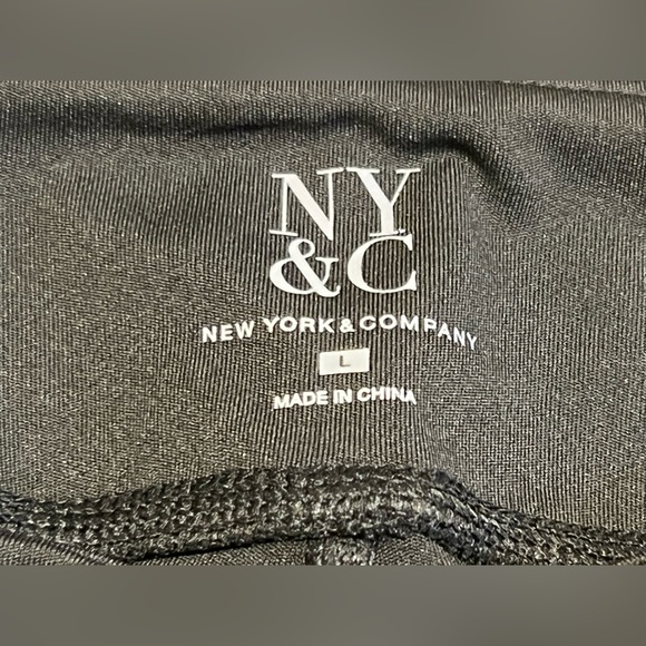New York & Company Leggings w/ Side Mesh Detail - Large - Picture 3 of 4